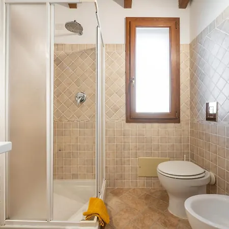 Girasole 2 * פולה